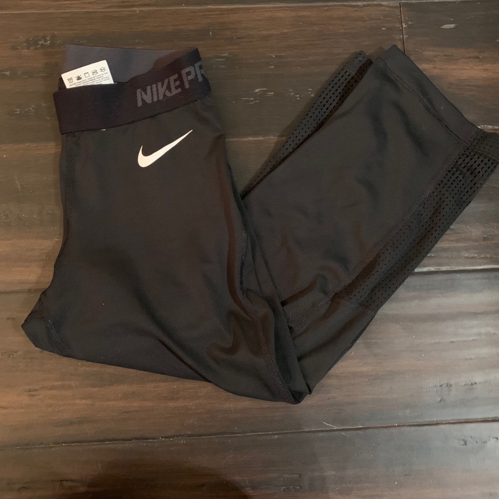 nike pro cropped leggings